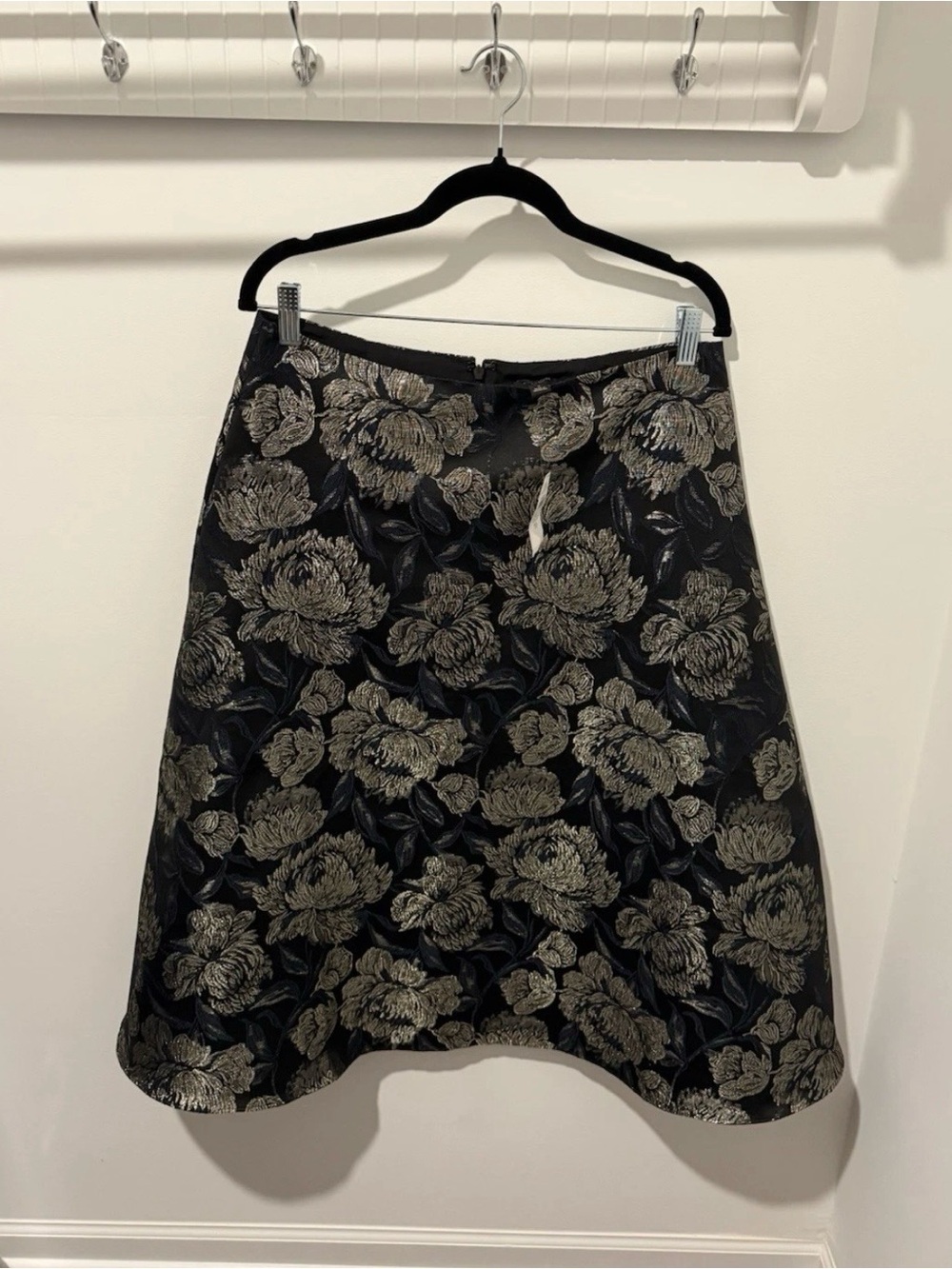 Ann Taylor Black Floral Jacquard A-Line Skirt with Gold Pattern